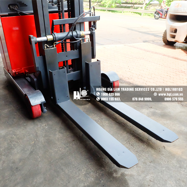 xe-nang-reach-truck-linde-r16-03-hgl160103 (3)